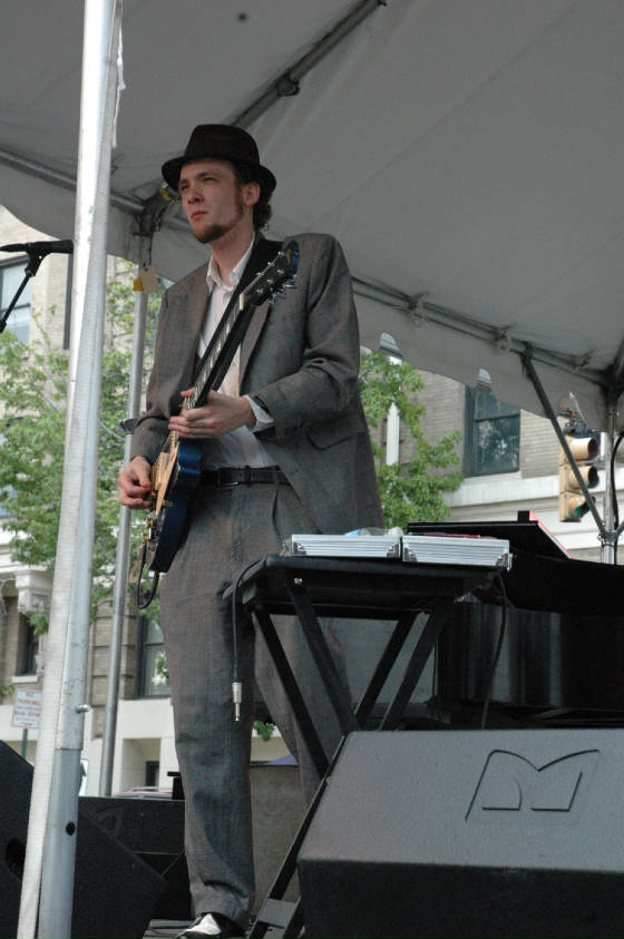 BigBoyLittleBandpics/MattatArtscape09.JPG