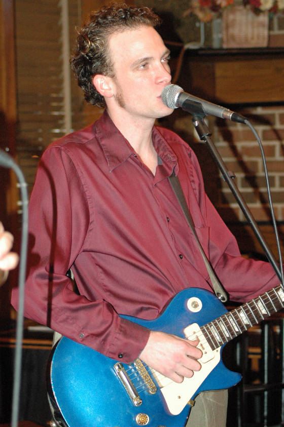 BigBoyLittleBandpics/MattatBareBones1009.JPG
