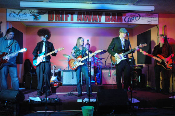 HROGPics/DriftAwayfullband2coolcolors.JPG