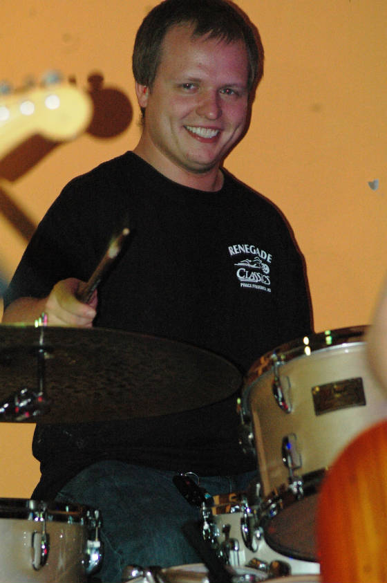 HROGPics/MikeysmilingatDriftAway3.JPG